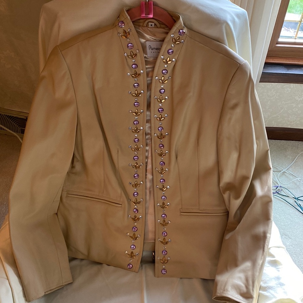 Pamela McCoy Womens leather jacket. Medium.